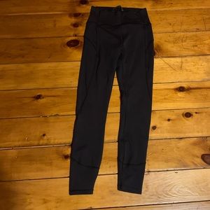 Lululemon leggings size 4